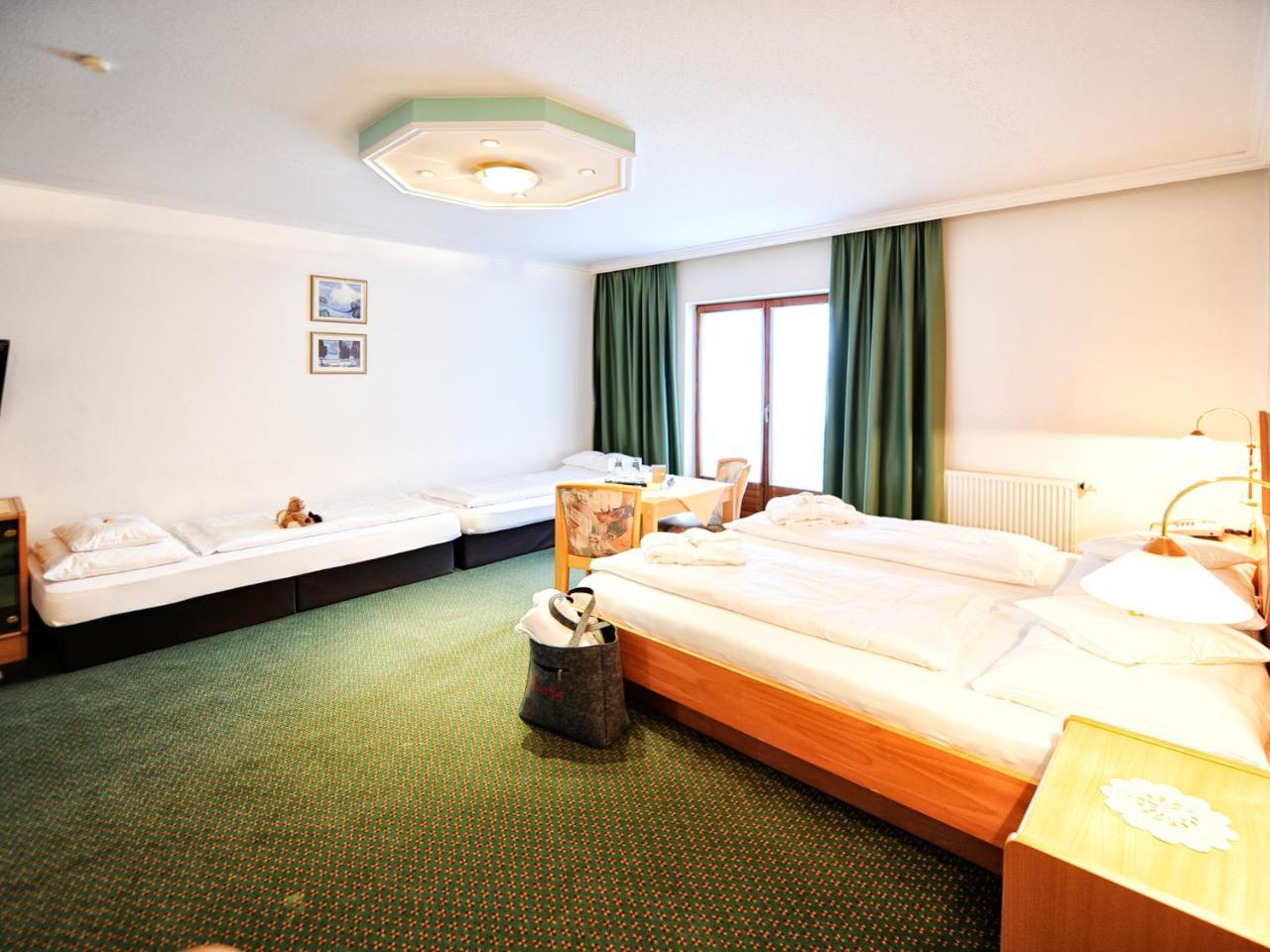 Hotel Theresia 람자우 임 질러탈 외부 사진
